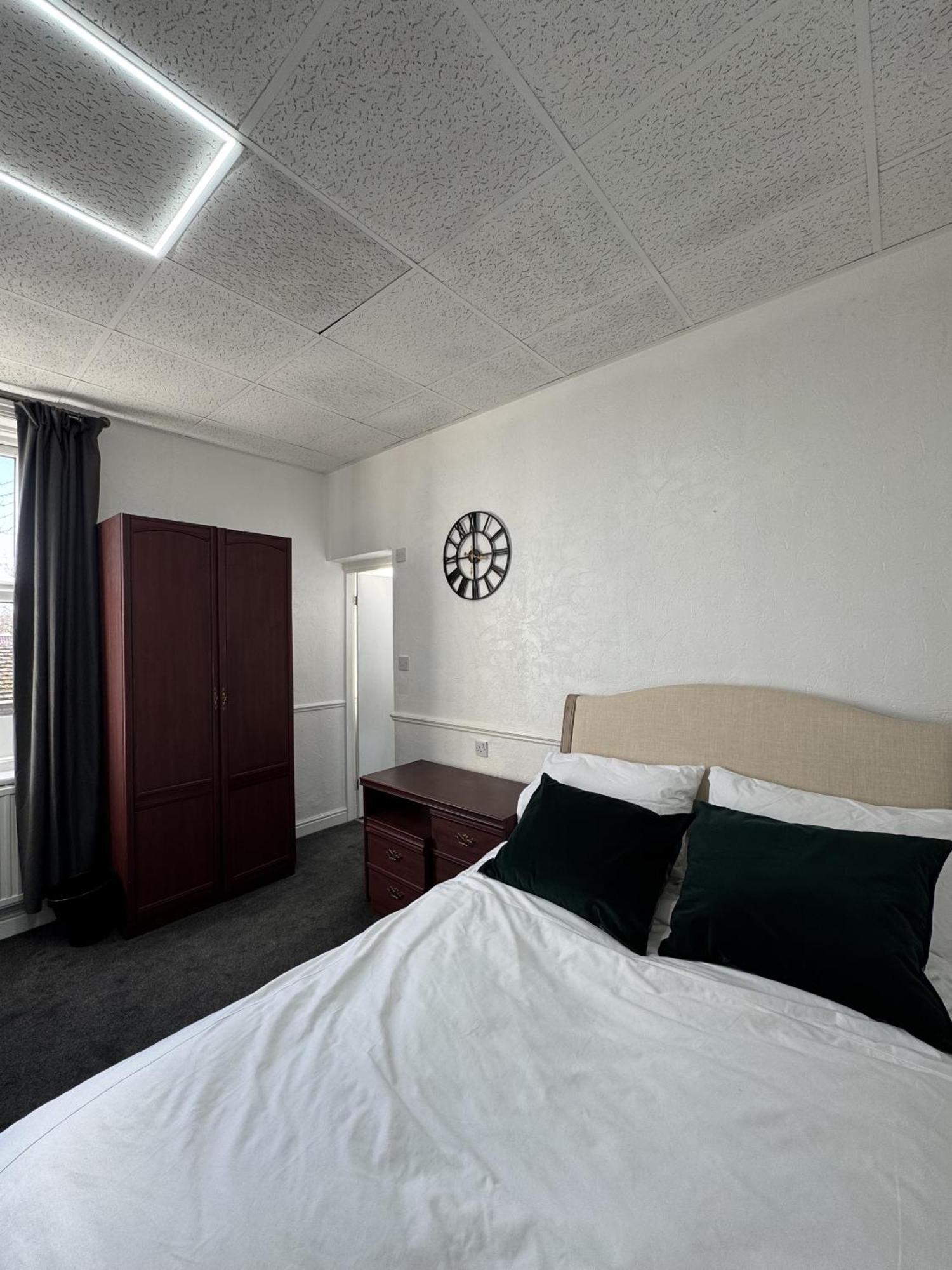 The Wickham Arms Hotel Клекхитон Номер фото